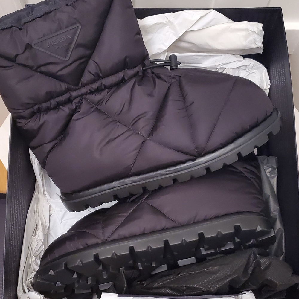 Authentic Never Worn! Prada Quilted Booties. Size 9Men/11Women 6.5Men/8.5Women